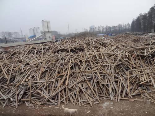 市場上的廉價地板都是由什么制作而成的